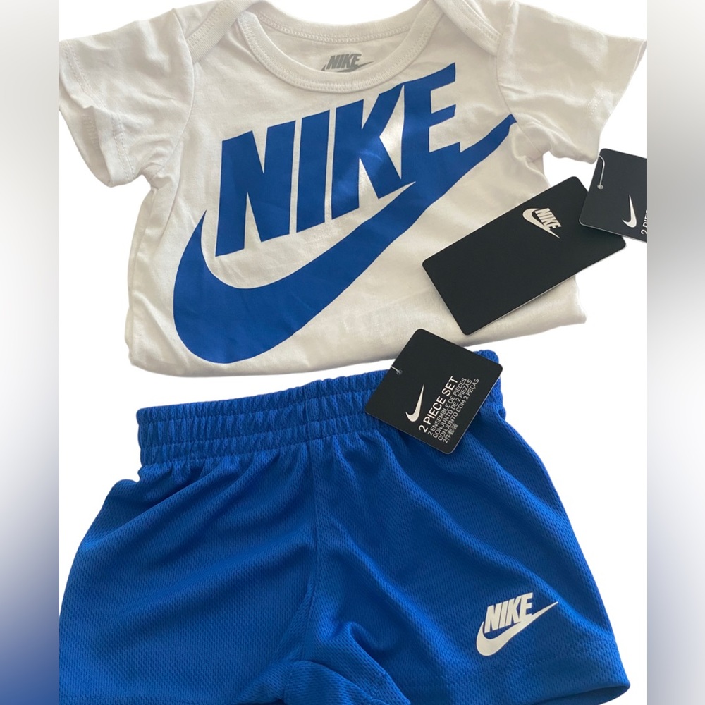 Nike 2- Piece Set / Boys